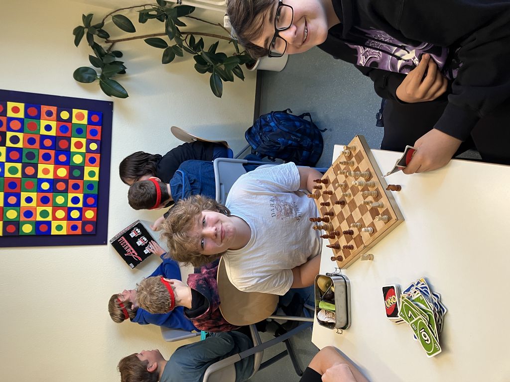 Schüler im Spieleraum