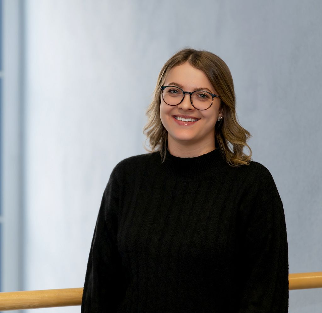 Laura Kukic, Sekretäring