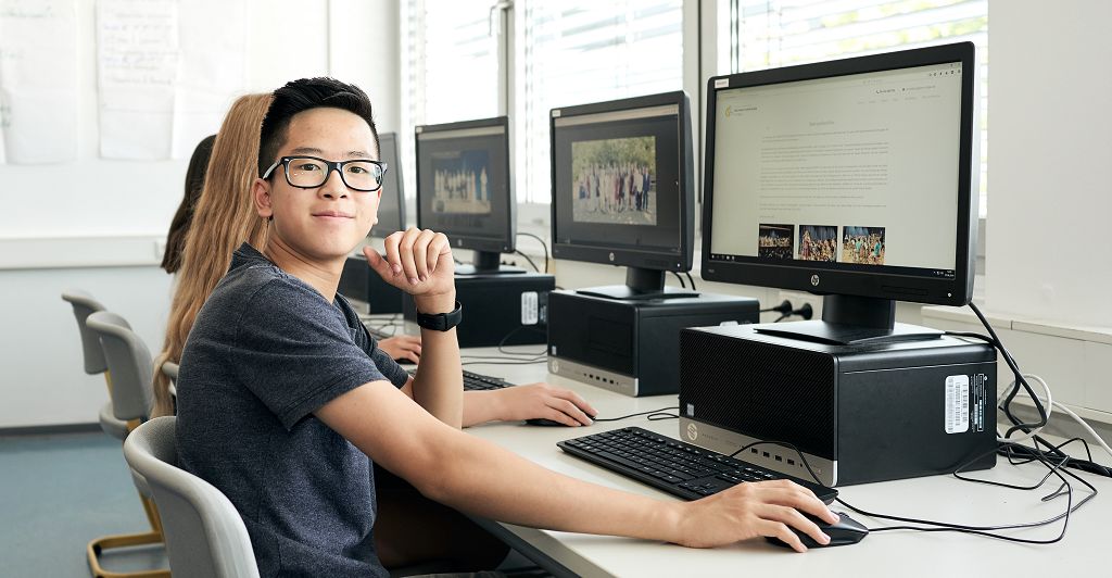 Schüler vor PC