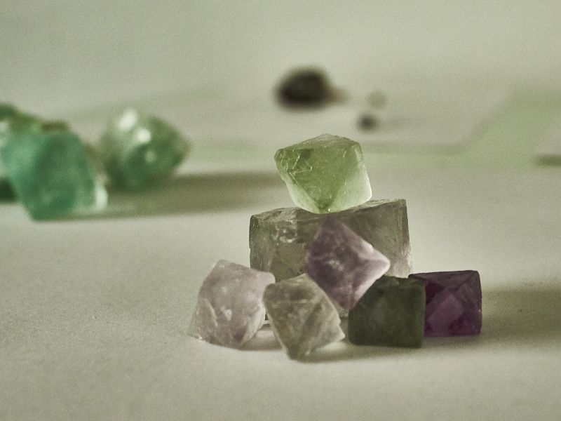 Kristalle in verschiedenen Farben