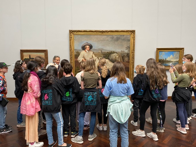 Schüler besuchen die Renoir-Ausstellung im Städel