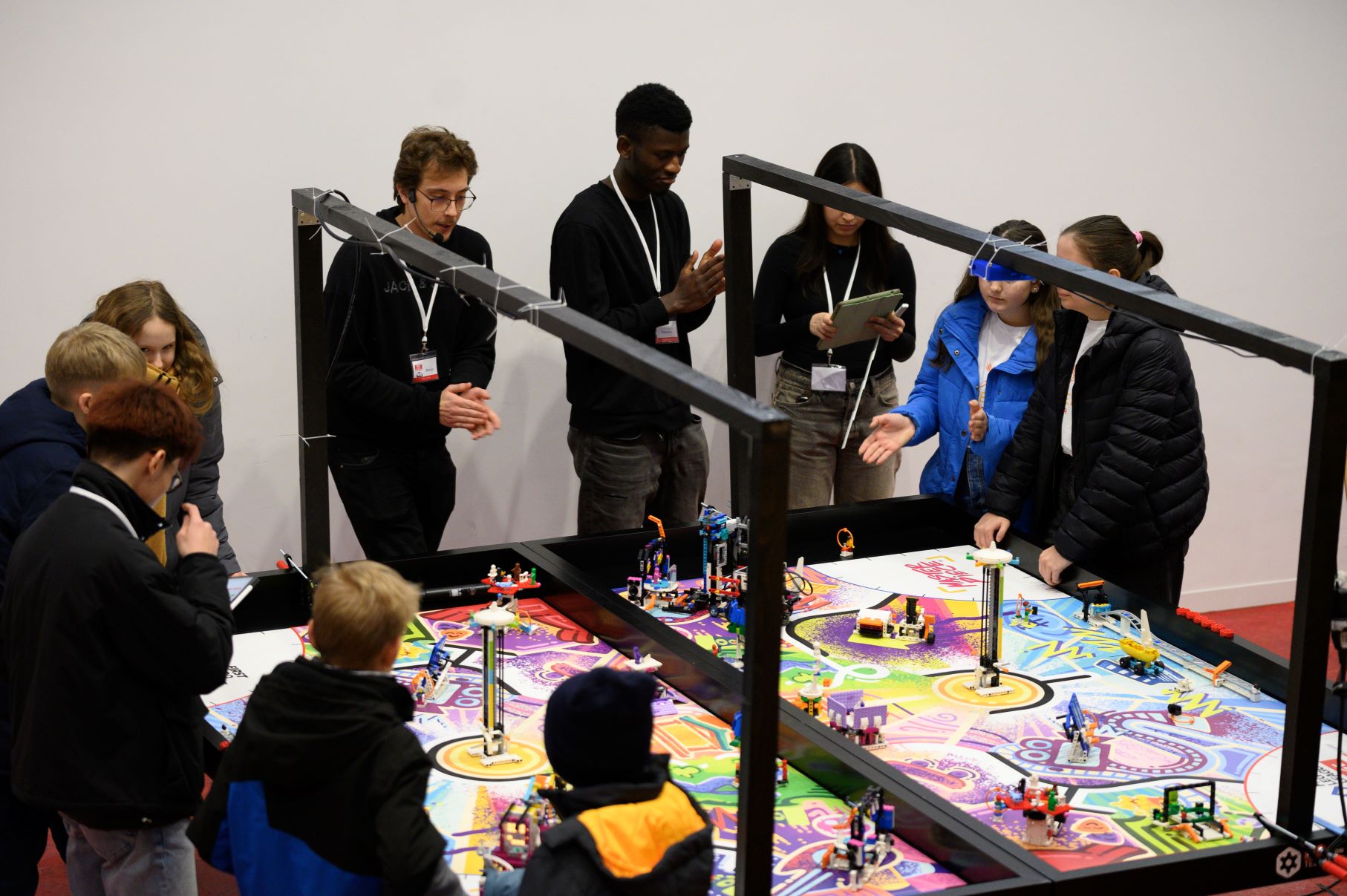 Das Bild Schüler bei der FLL Challenge in Darmstadt