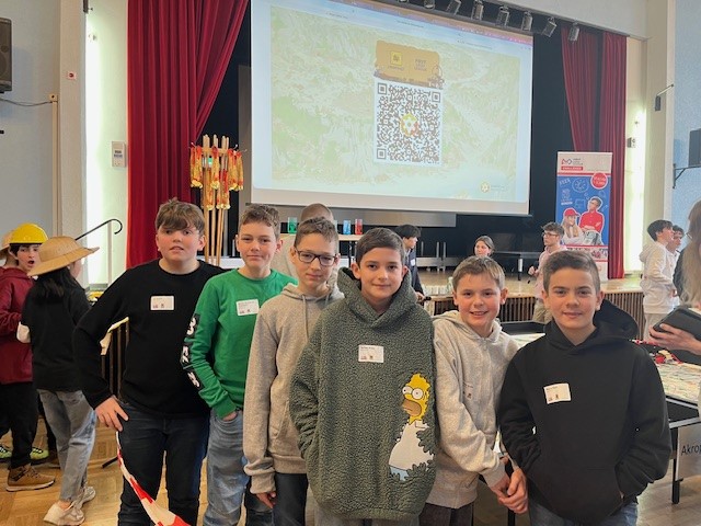 Schüler beim Biber-Wettbewerb